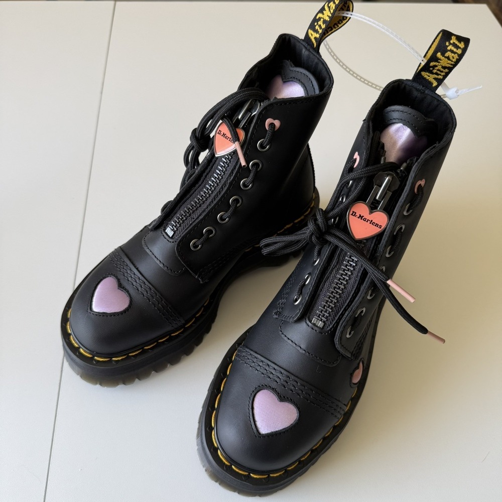 Dr. Doc Martens Sinclair Heart Womens Size 7 Black Leather Platform Combat Boots - Picture 2 of 5